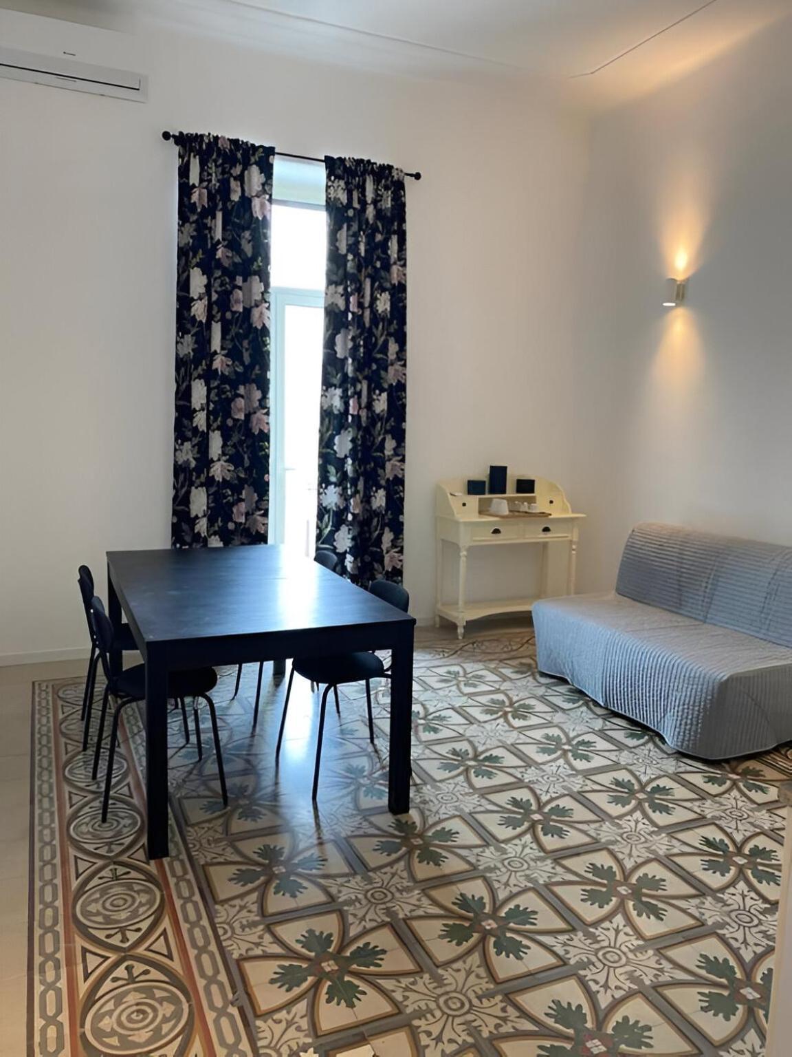 Bari Landlord 242 - Central Station Apartments Dış mekan fotoğraf