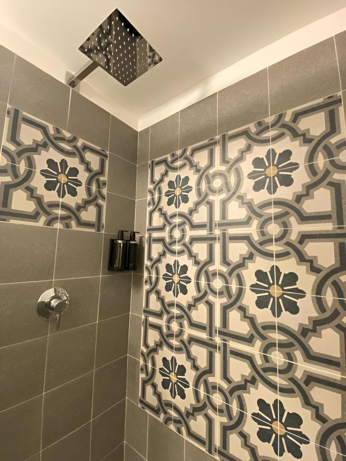 Bari Landlord 242 - Central Station Apartments Dış mekan fotoğraf